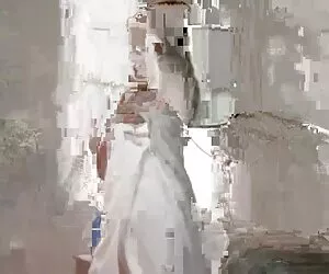 会在大腿上吸黑鞋。 业余的家庭主妇的照片