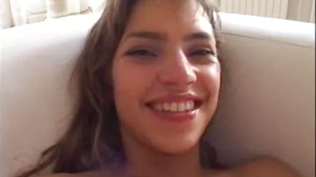 金发碧眼的自然女孩之前的海滩, 业余色情网络摄像头