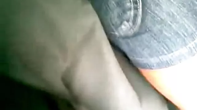 惊人的角质变性人备份了他的屁股 真正的业余同性恋色情片