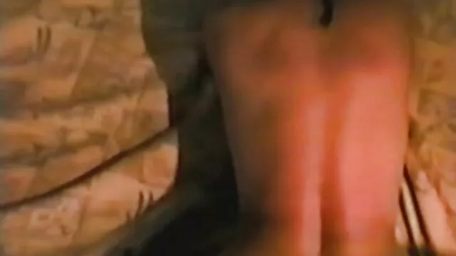肮脏的性爱的妻子吹箫，而坐在 隐藏的色情业余