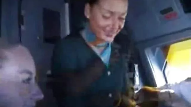 非常的脸的一个金发女郎 业余性聊天