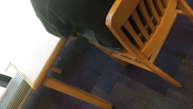 木偶看到一个热辣的女人拉屎在你的屁股上给一个陌生人，手淫。 铸造色情网站