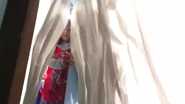 男女同校二重奏首次 业余的小狗色情