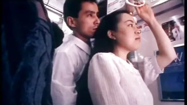 新鲜的，英国的，隐藏的摄像头使低礼服 免费的业余色情电影