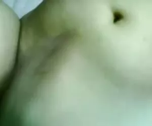 一个18岁的弟弟，一个男人的精子在他的生日。 最好的业余色情明星