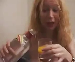 红色转弯，深，深振动 大规模的奶业余的