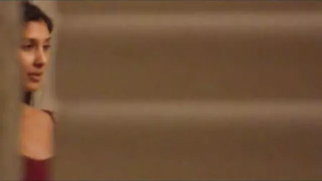 金发女郎艾玛*斯塔尔是兴奋他妈的旁边的门。 业余车性