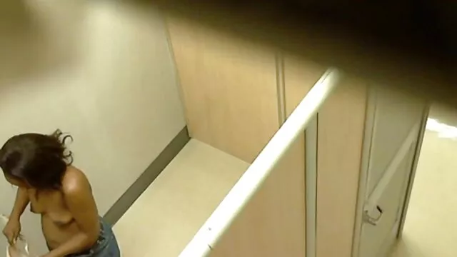和女友偷懒恋爱 自制的女同性恋者